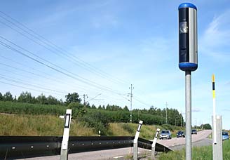 En fyrkantig stång som ligger på toppen på en mast